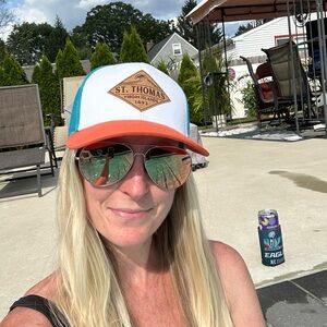 Meet your Posher, Carrie